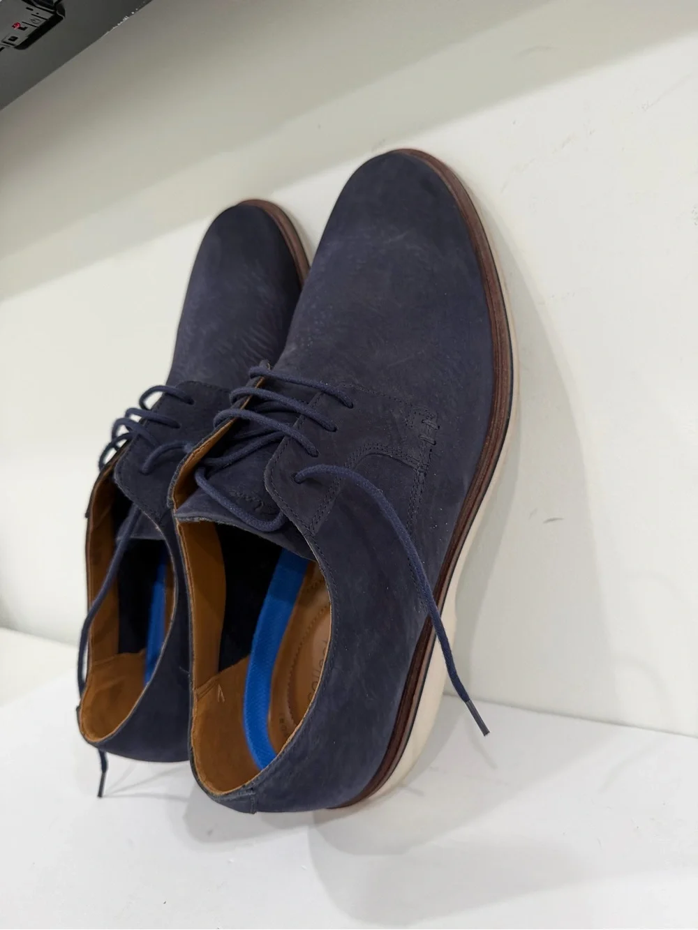 Clarks Men’s Navy Suede Chukka Boots